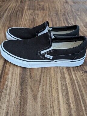 Vans Classic Slip-On Sneakers in Black